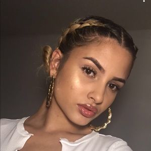 Meet your Posher, Sylvia